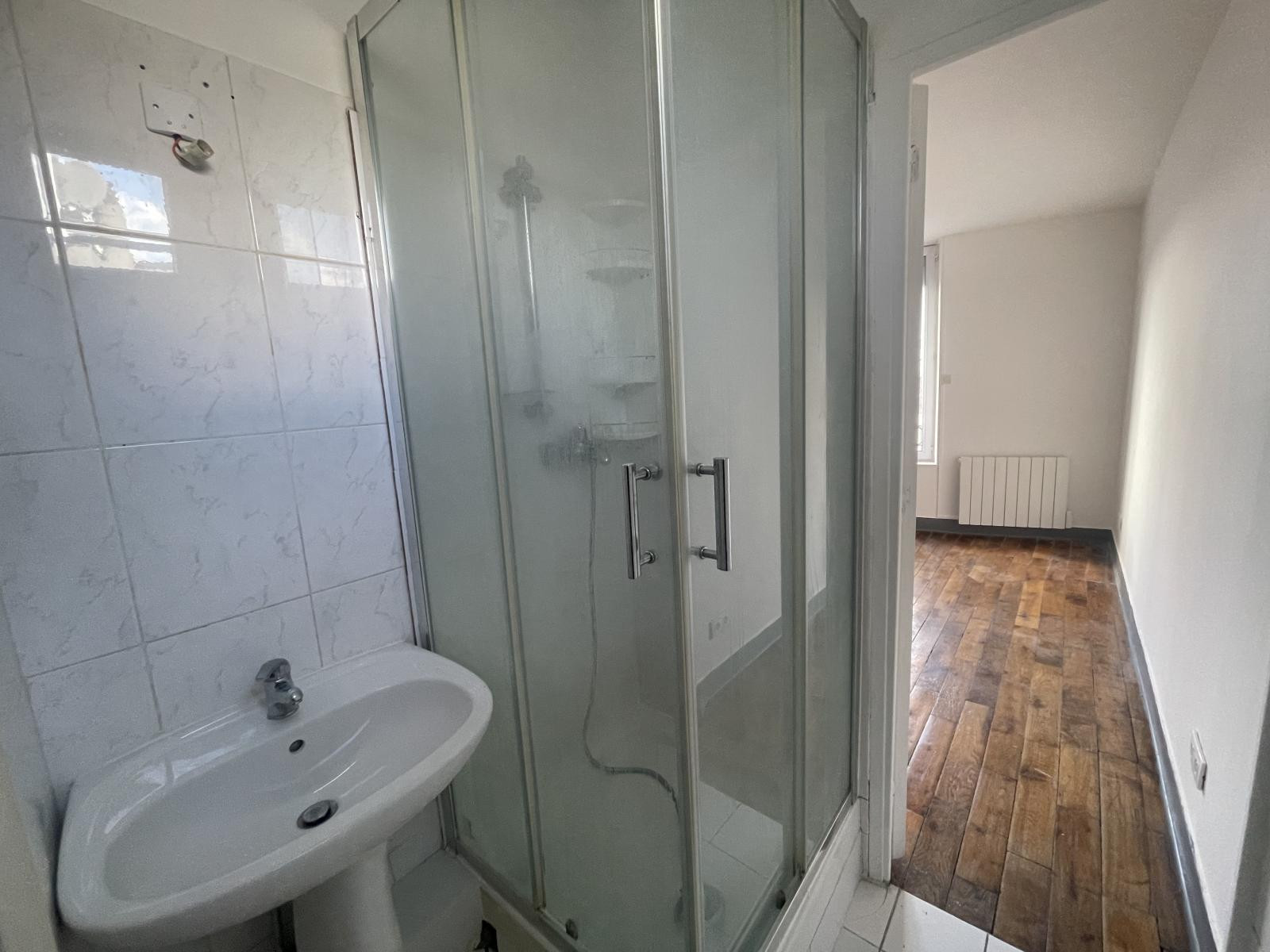 
                                                Location
                                                 Appartement au calme