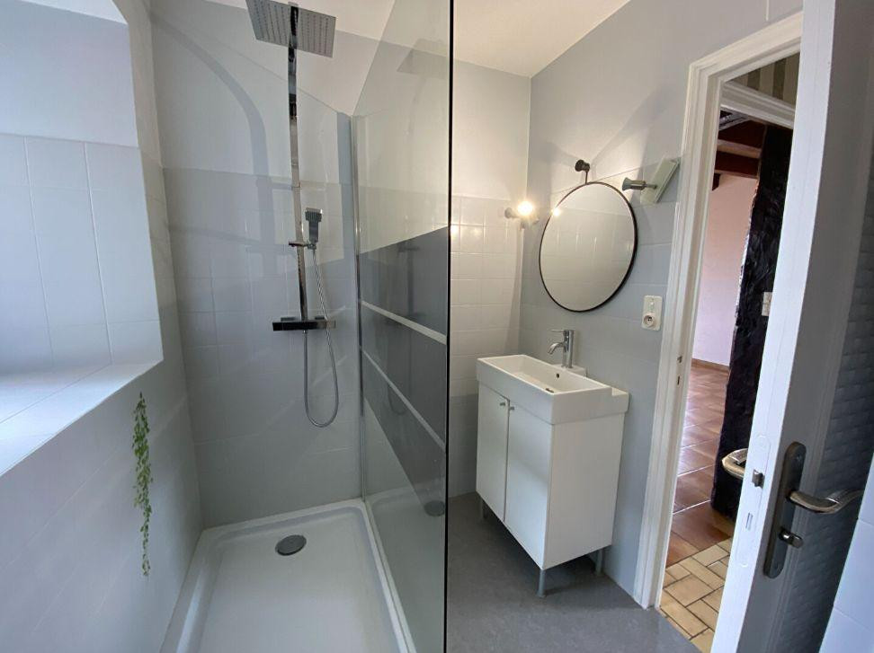 
                                                Location
                                                 Appartement au calme