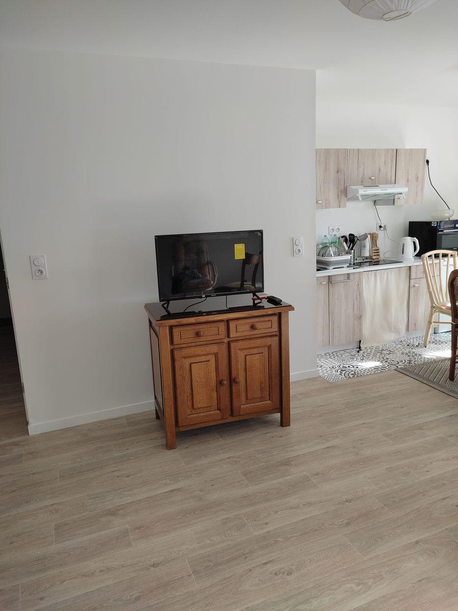 
                                                Location
                                                 appartement au calme, services à proxmité