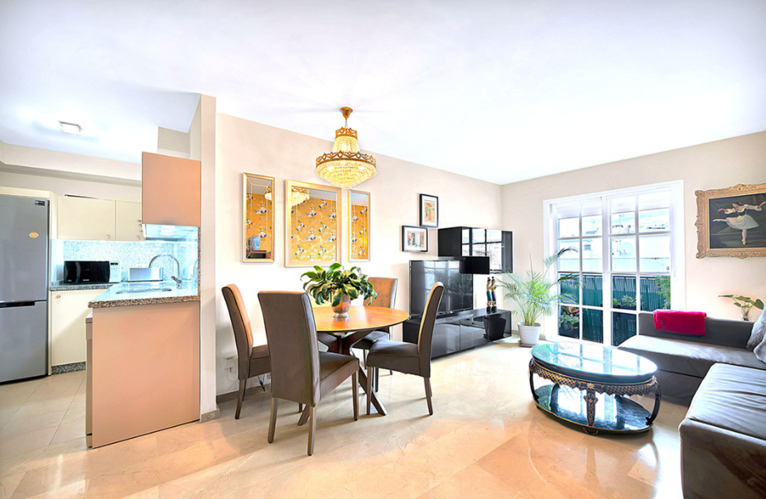 
                                                Vente
                                                 Appartement au Centre de San Pedro