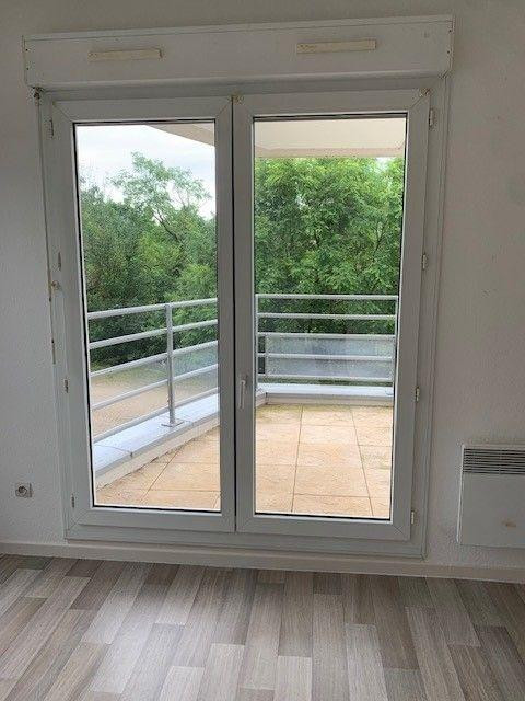 
                                                Location
                                                 Appartement avec balcon + parking