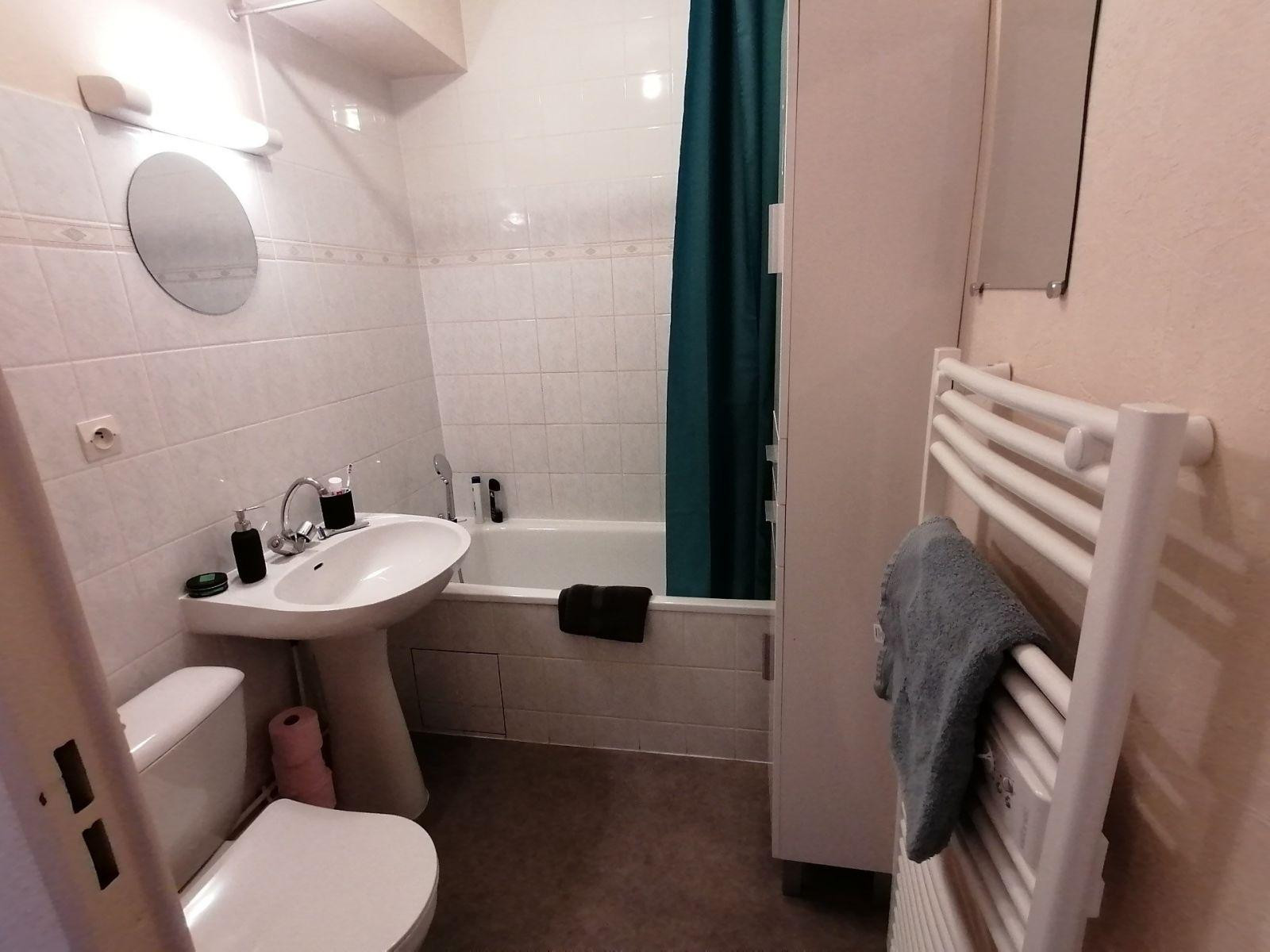 
                                                Location
                                                 Appartement avec balcon + parking