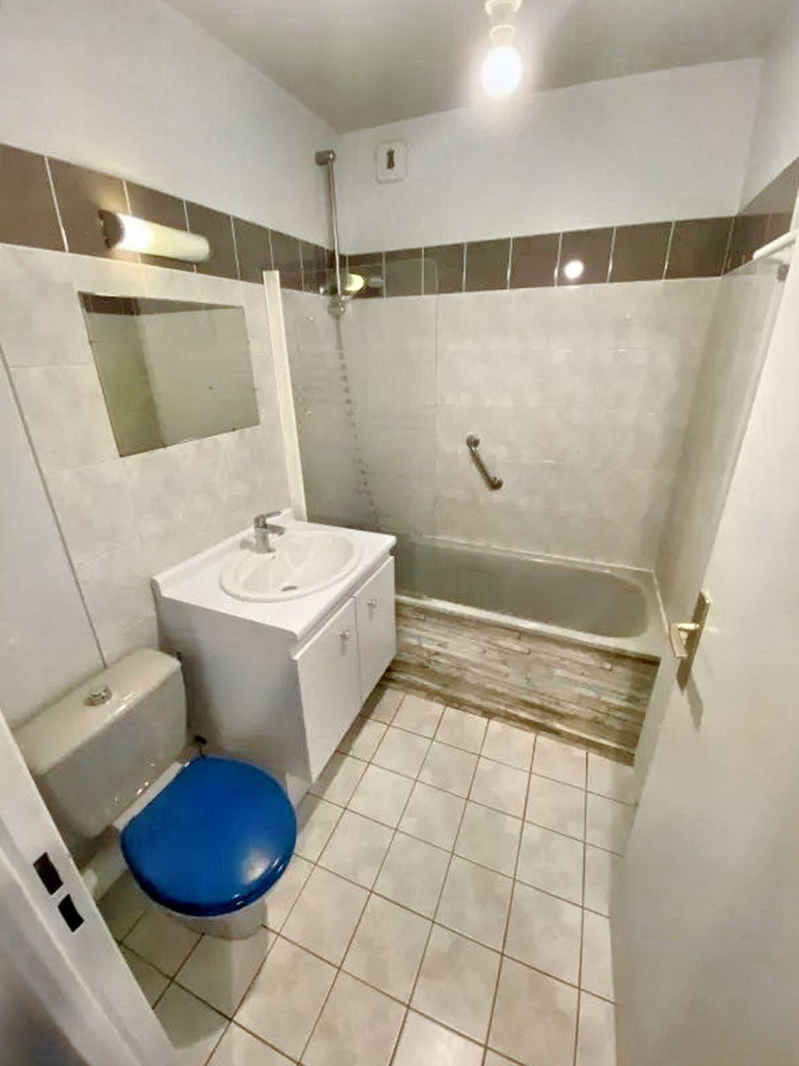 
                                                Location
                                                 Appartement avec balcon privatif