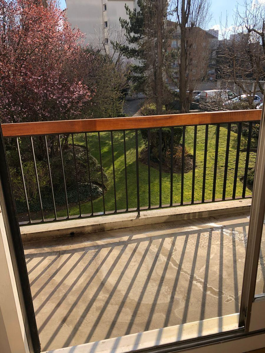 
                                                Location
                                                 Appartement avec belle vue