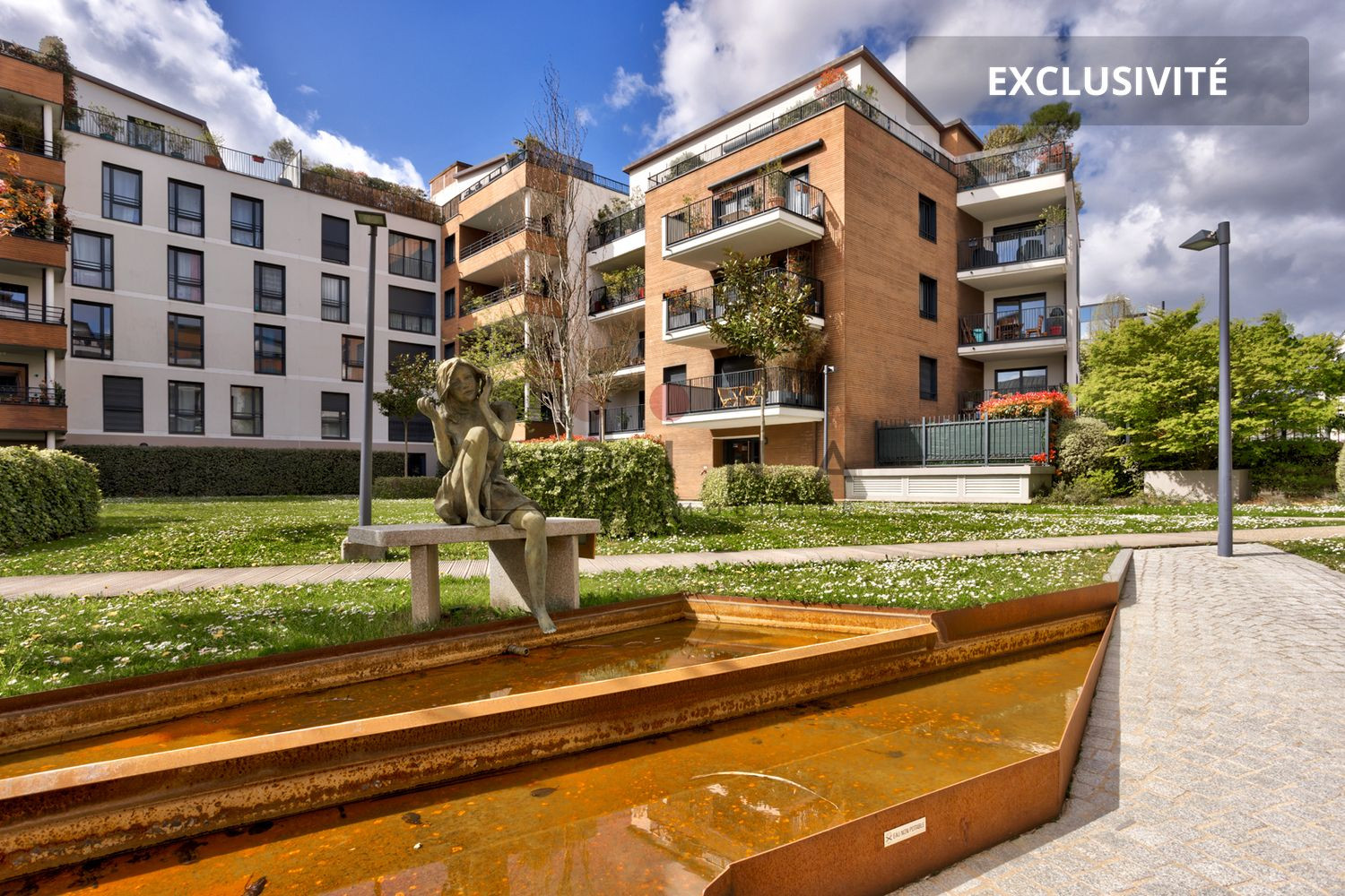
                                                Vente
                                                 Appartement avec Extérieur Plein Sud