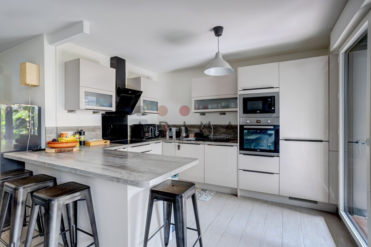 
                                                Vente
                                                 Appartement avec Extérieur Plein Sud