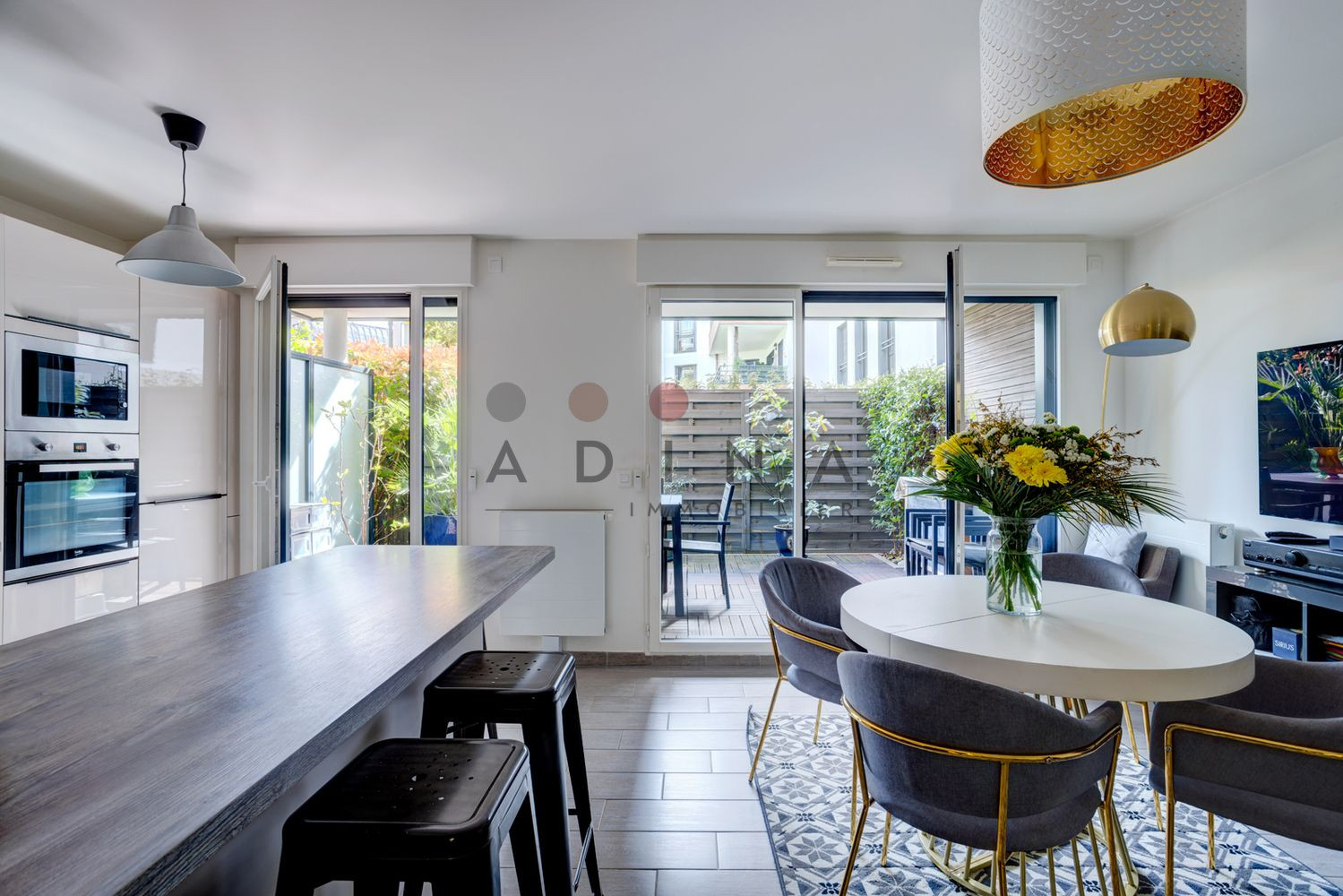 
                                                Vente
                                                 Appartement avec Extérieur Plein Sud