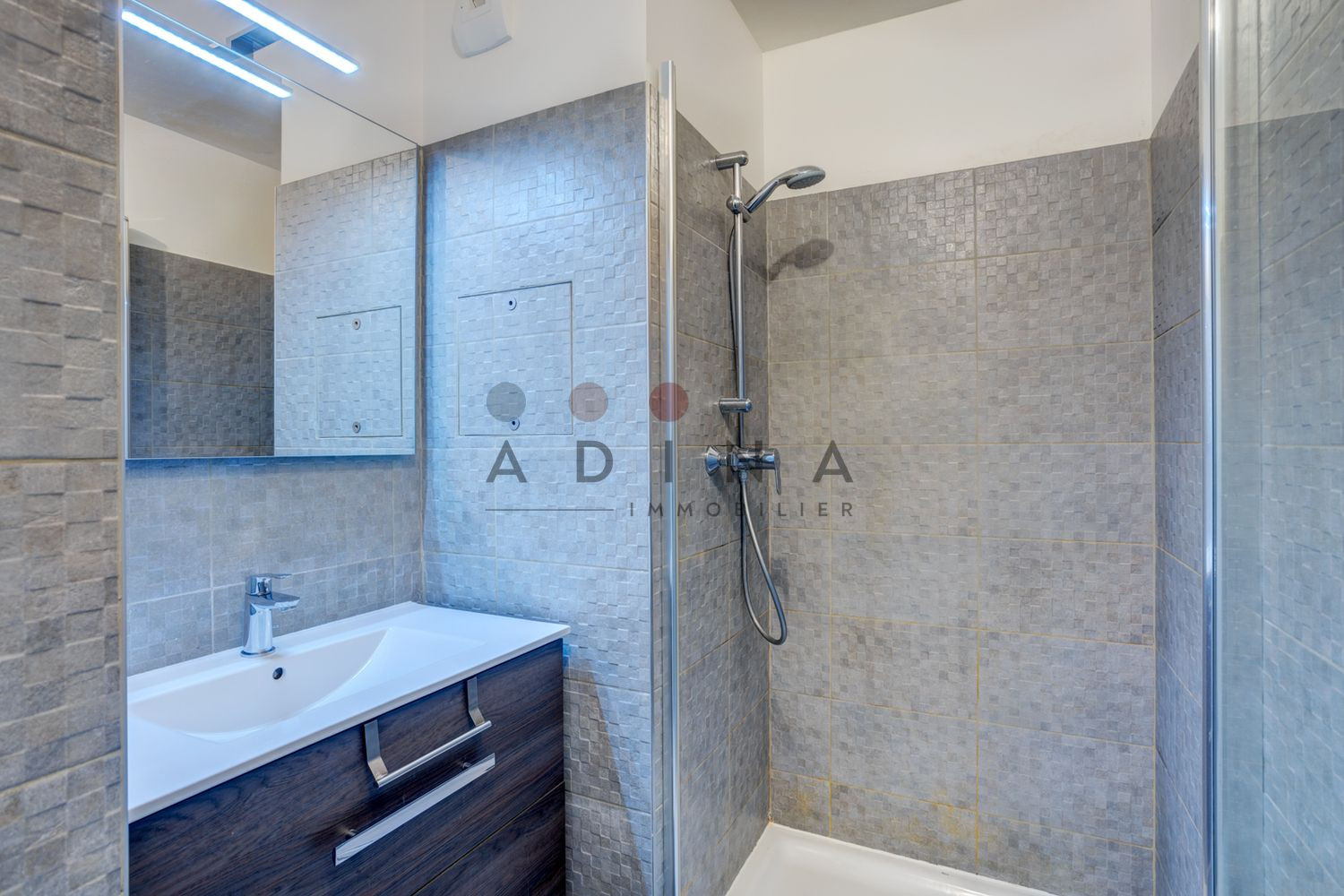 
                                                Vente
                                                 Appartement avec Extérieur Plein Sud