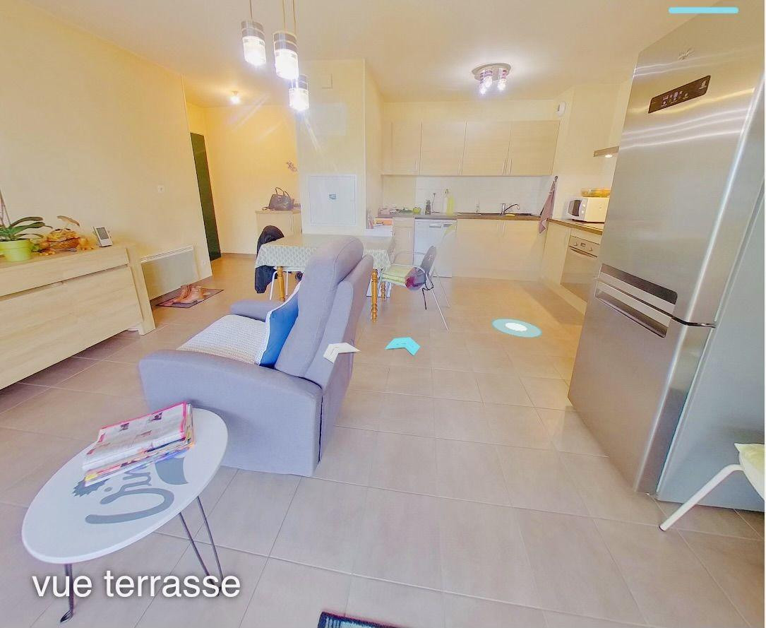 
                                                Location
                                                 Appartement avec grande terrasse au calme