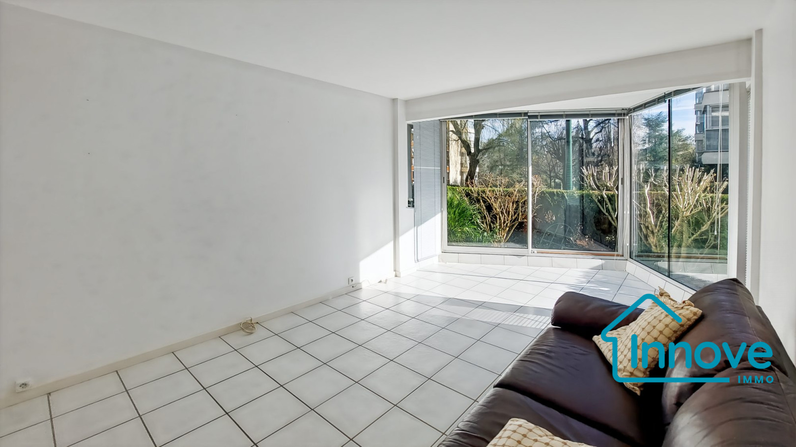 
                                                Vente
                                                 APPARTEMENT AVEC JARDIN - 3 PIECES - 65 m² - LE CHESNAY-ROCQUEN