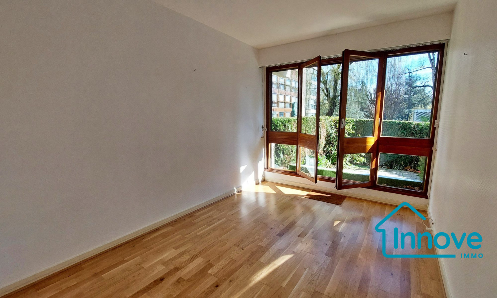 
                                                Vente
                                                 APPARTEMENT AVEC JARDIN - 3 PIECES - 65 m² - LE CHESNAY-ROCQUEN
