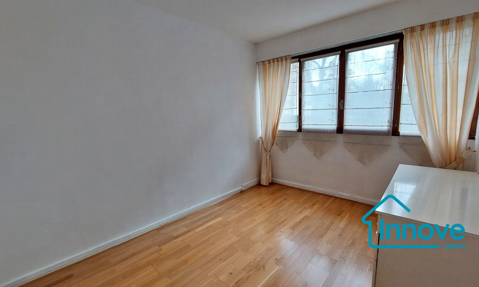 
                                                Vente
                                                 APPARTEMENT AVEC JARDIN - 3 PIECES - 65 m² - LE CHESNAY-ROCQUEN