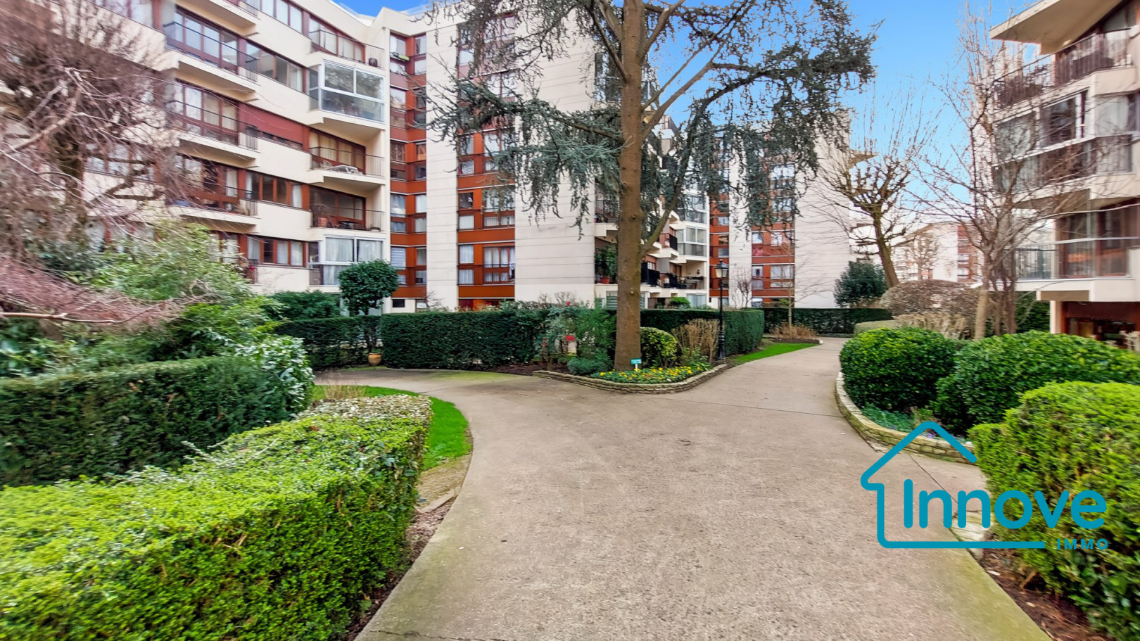 
                                                Vente
                                                 APPARTEMENT AVEC JARDIN - 3 PIECES - 65 m² - LE CHESNAY-ROCQUEN