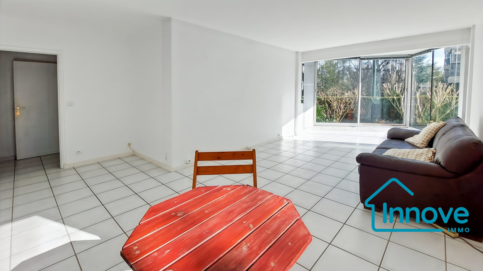 
                                                Vente
                                                 APPARTEMENT AVEC JARDIN - 3 PIECES - 65 m² - LE CHESNAY-ROCQUEN