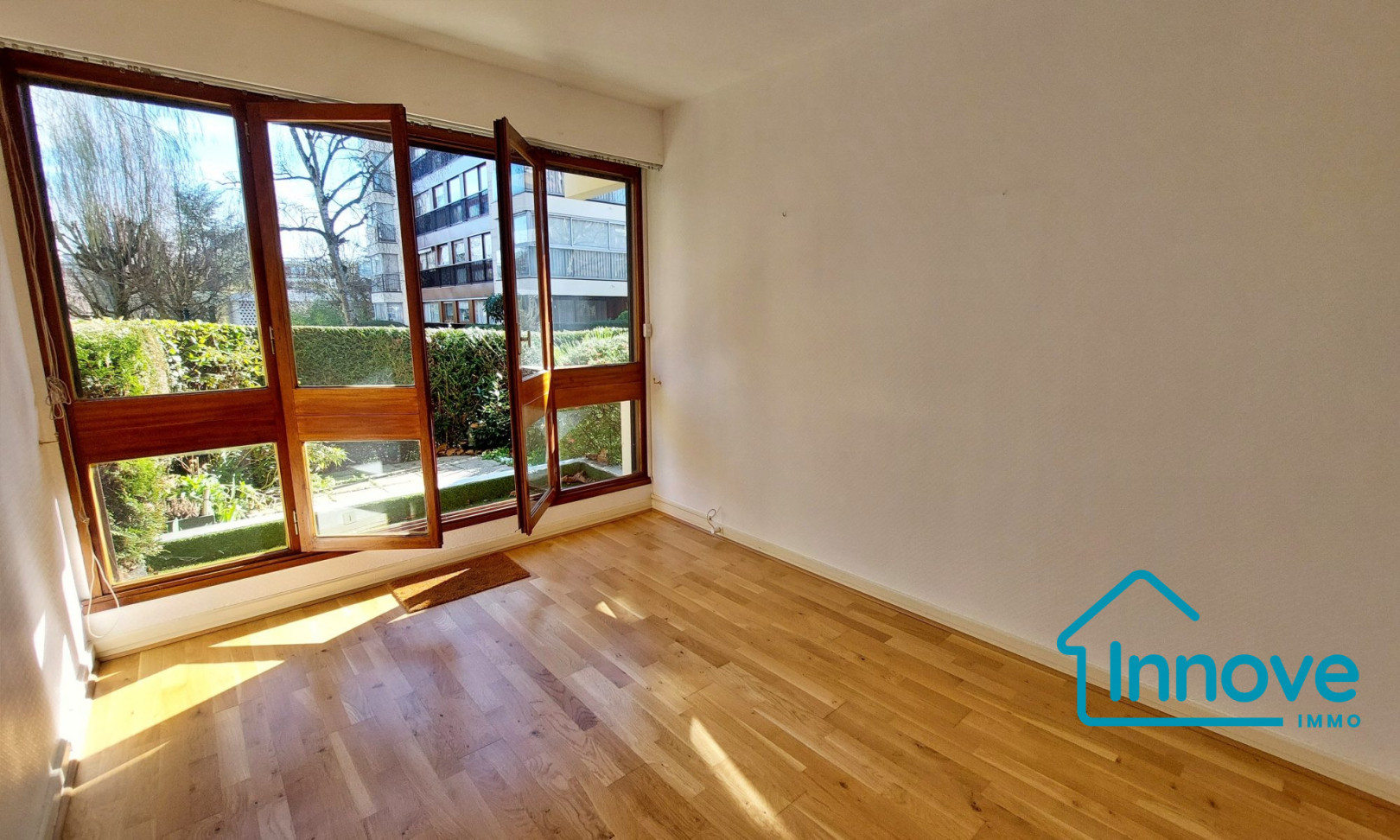 
                                                Vente
                                                 APPARTEMENT AVEC JARDIN - 3 PIECES - 65 m² - LE CHESNAY-ROCQUEN
