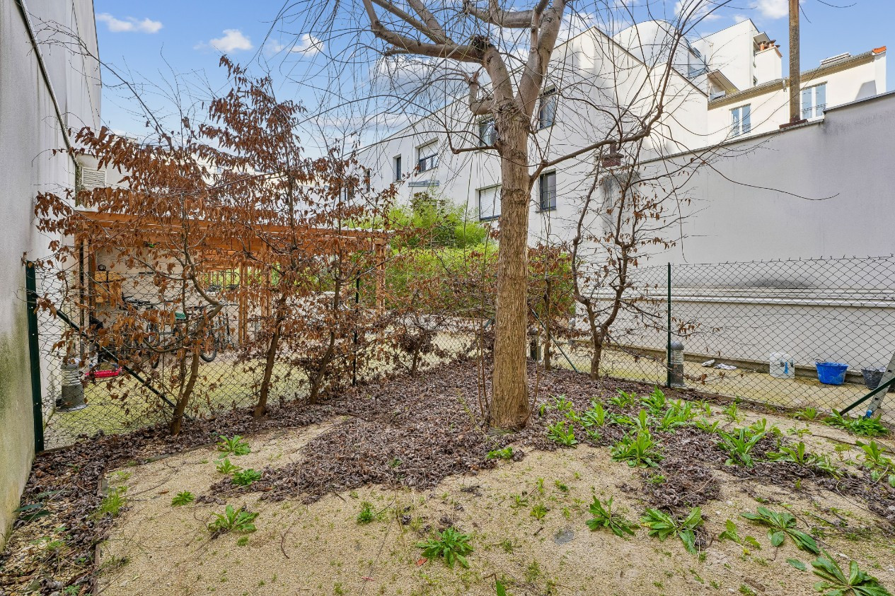 
                                                Vente
                                                 Appartement de 30 m² avec jardin - Clichy