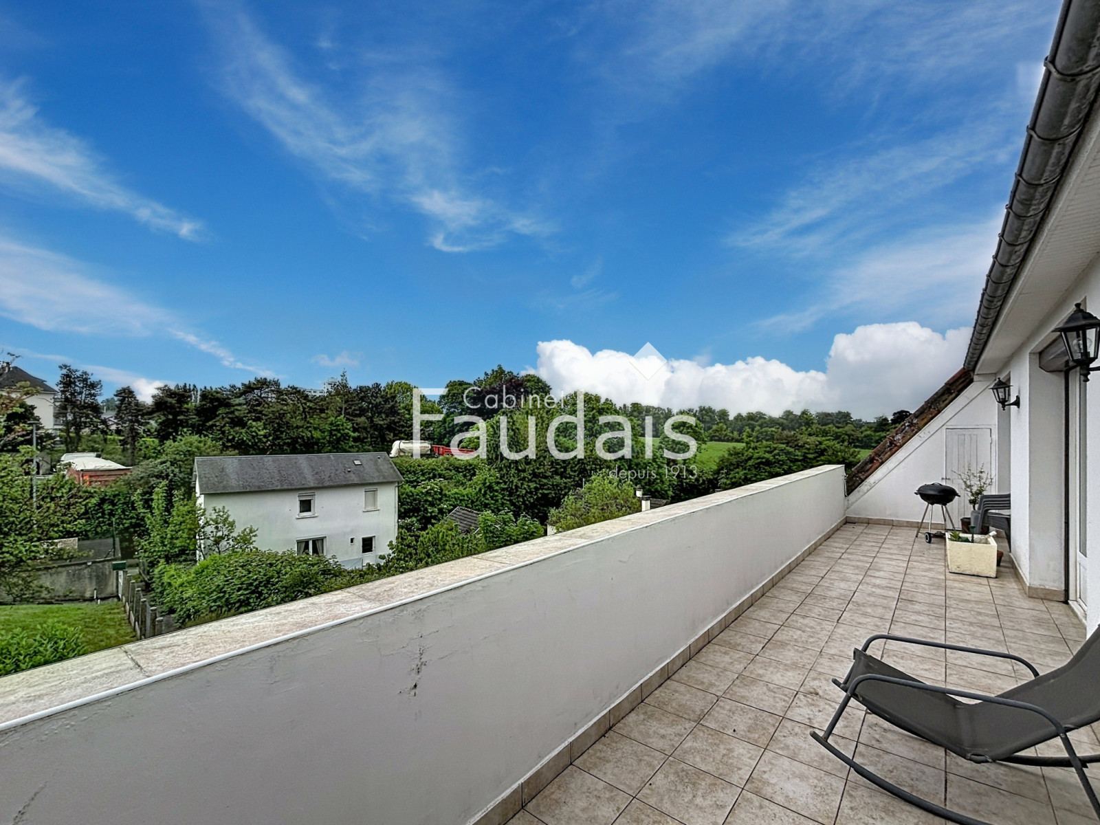 
                                                Vente
                                                 APPARTEMENT AVEC JARDIN ET BALCON PROCHE CENTRE VILLE