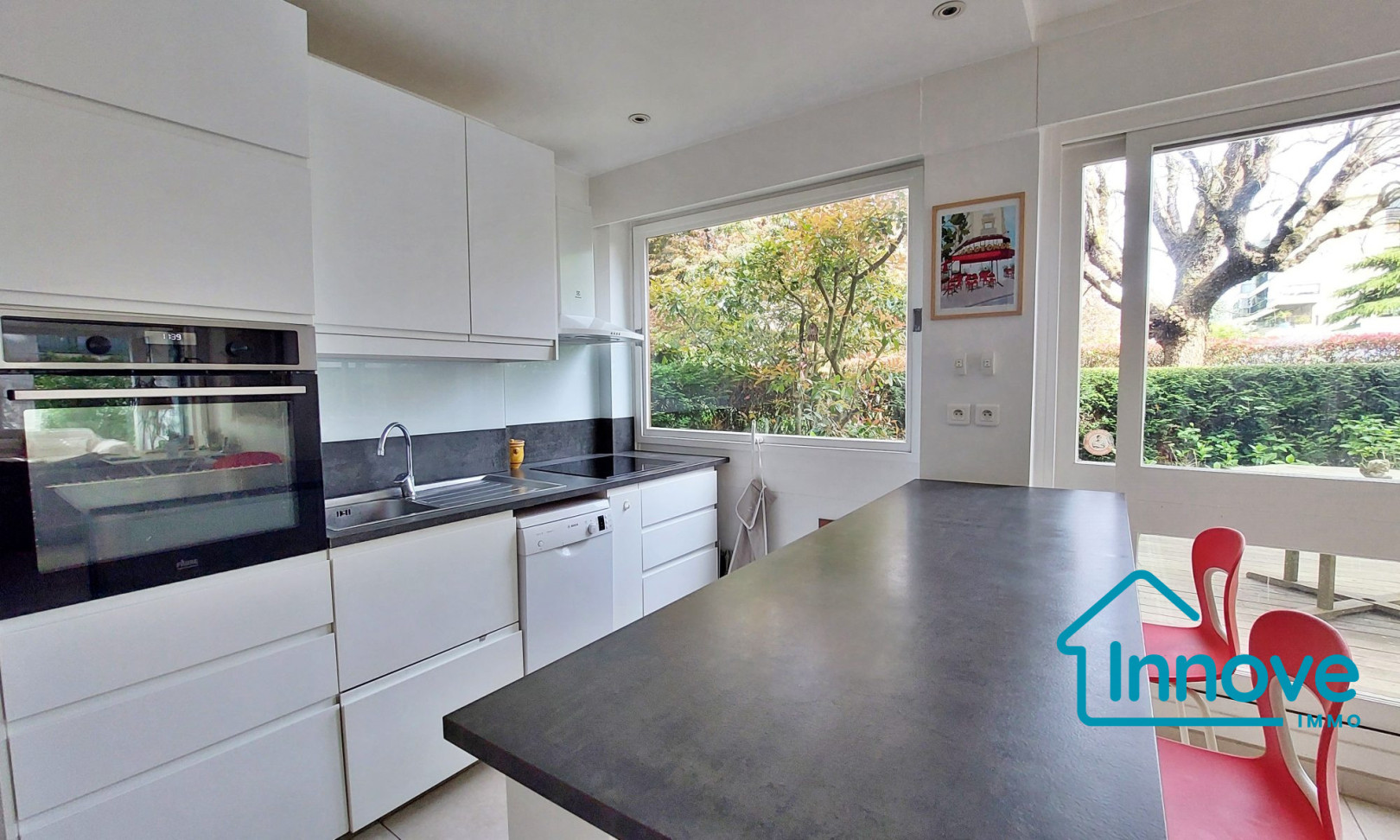 
                                                Vente
                                                 APPARTEMENT AVEC JARDIN ET BOX - LE CHESNAY-ROCQUENCOURT - 110 m