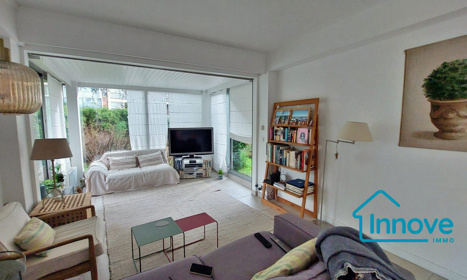 
                                                Vente
                                                 APPARTEMENT AVEC JARDIN - LE CHESNAY-ROCQUENCOURT - 110 m²