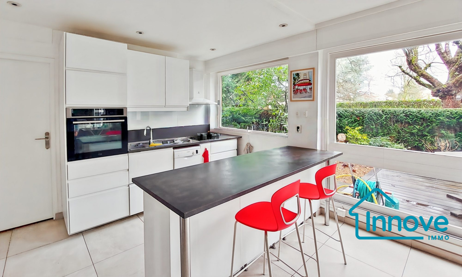 
                                                Vente
                                                 APPARTEMENT AVEC JARDIN - LE CHESNAY-ROCQUENCOURT - 110 m²