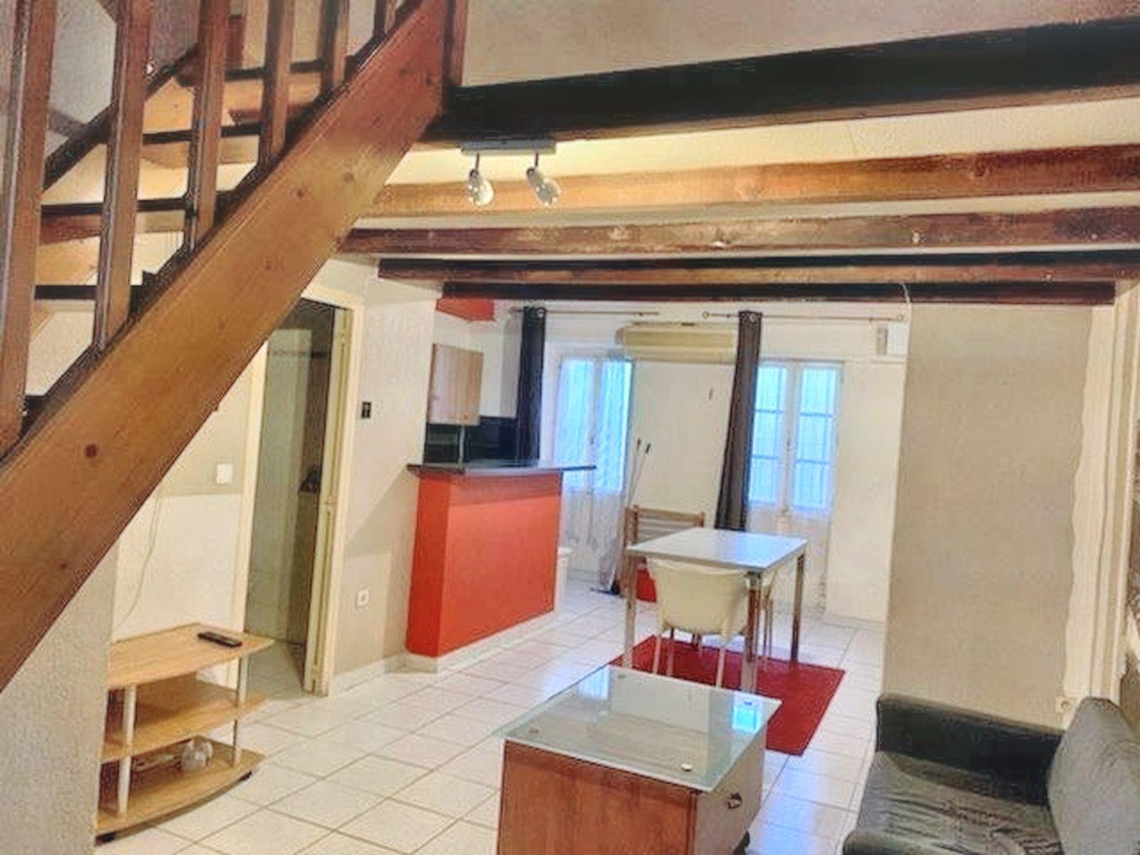 
                                                Location
                                                 APPARTEMENT AVEC MEZZANINE