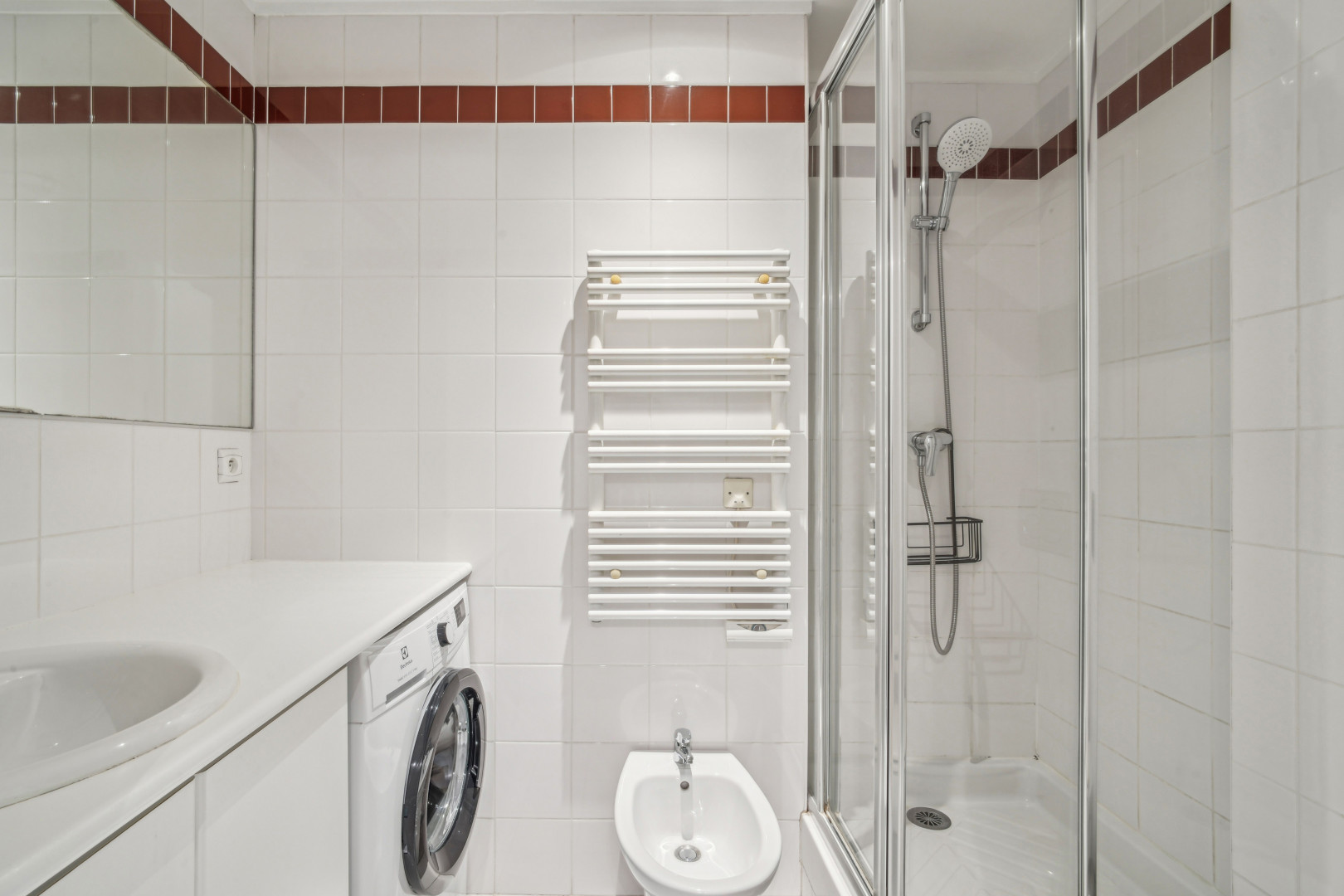 
                                                Location
                                                 Appartement avec terrace Champs-Élysées Georges V (loyer tout inclus)