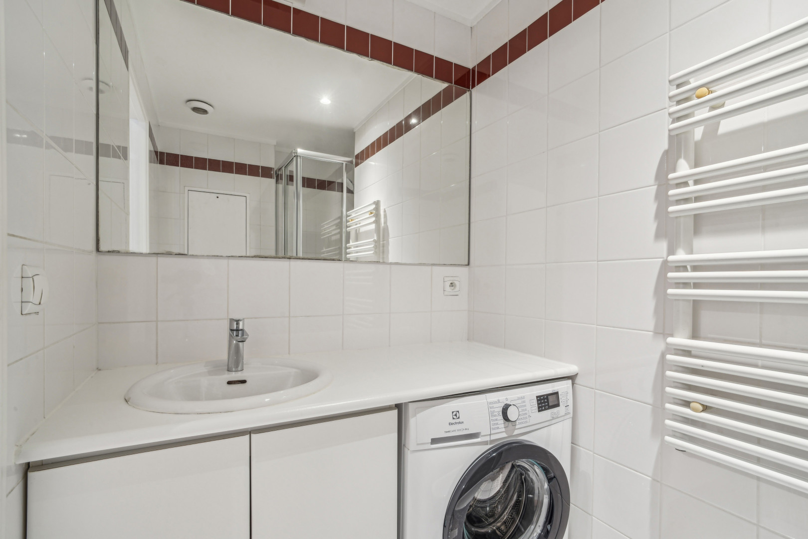 
                                                Location
                                                 Appartement avec terrace Champs-Élysées Georges V (loyer tout inclus)