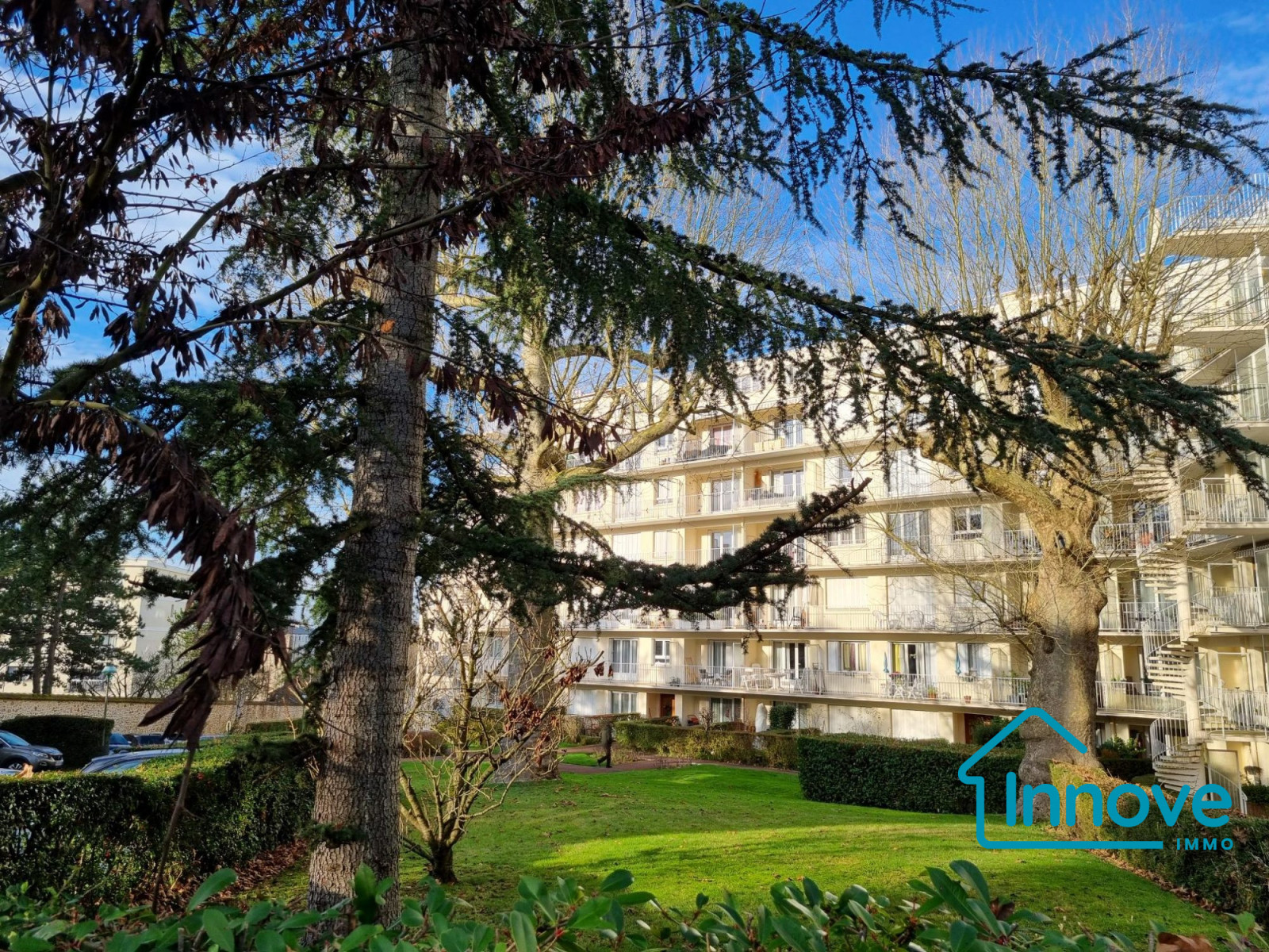 
                                                Vente
                                                 Appartement avec terrasse plein Sud