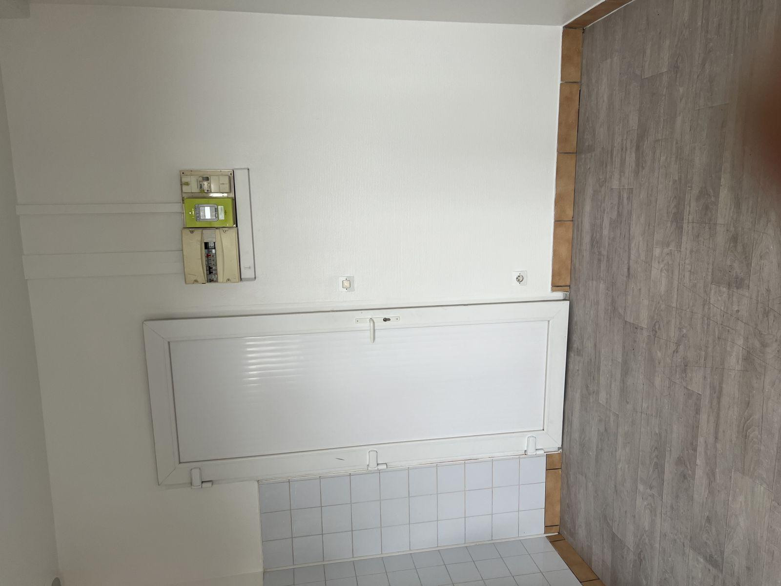 
                                                Location
                                                 Appartement avec uniquement un voisin à l’étage .