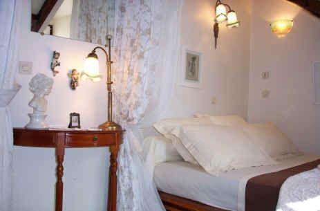 
                                                Location
                                                 APPARTEMENT AVEC VUE SUR LE VIEUX BASSIN