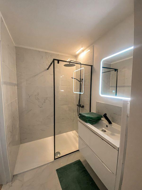 
                                                Location
                                                 Appartement balcon + garage