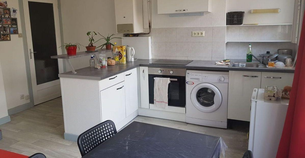 
                                                Location
                                                 Appartement bien situé, lumineux et fonctionnel