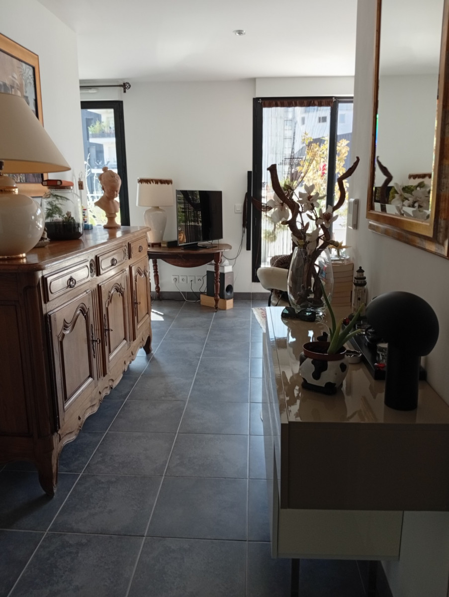 
                                                Vente
                                                 APPARTEMENT BORDEAUX CITE DU VIN