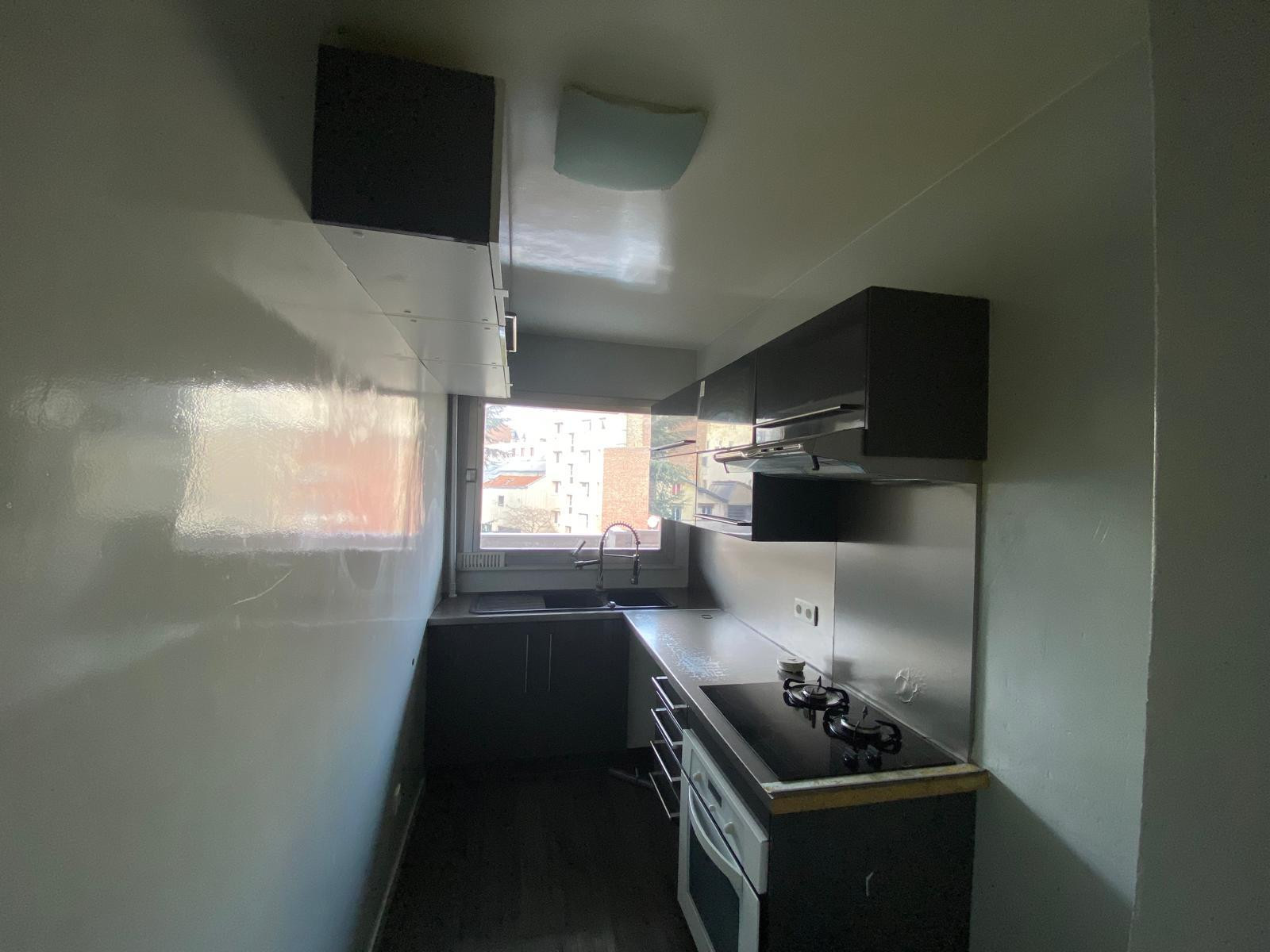 
                                                Location
                                                 Appartement calme.