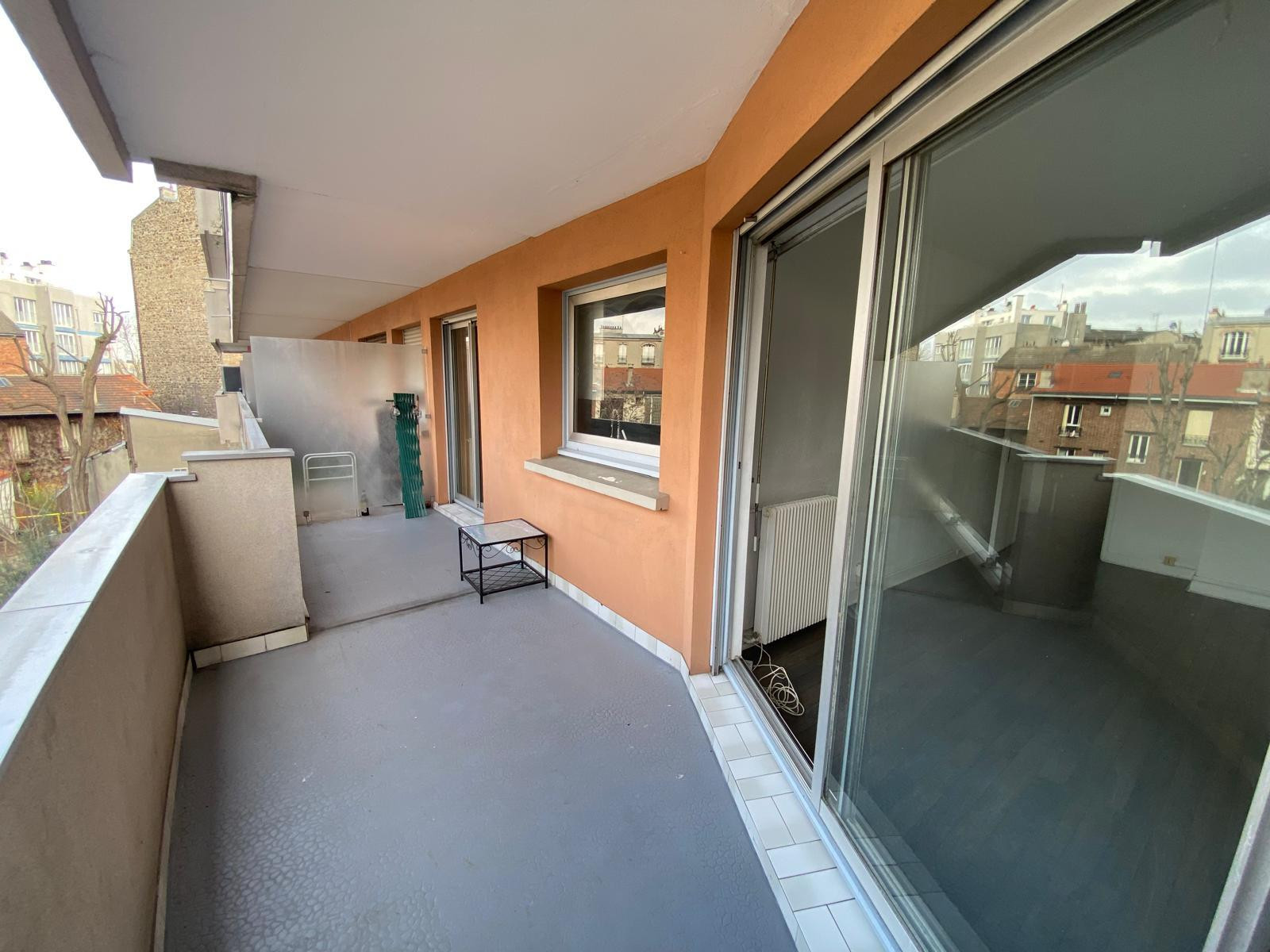 
                                                Location
                                                 Appartement calme.