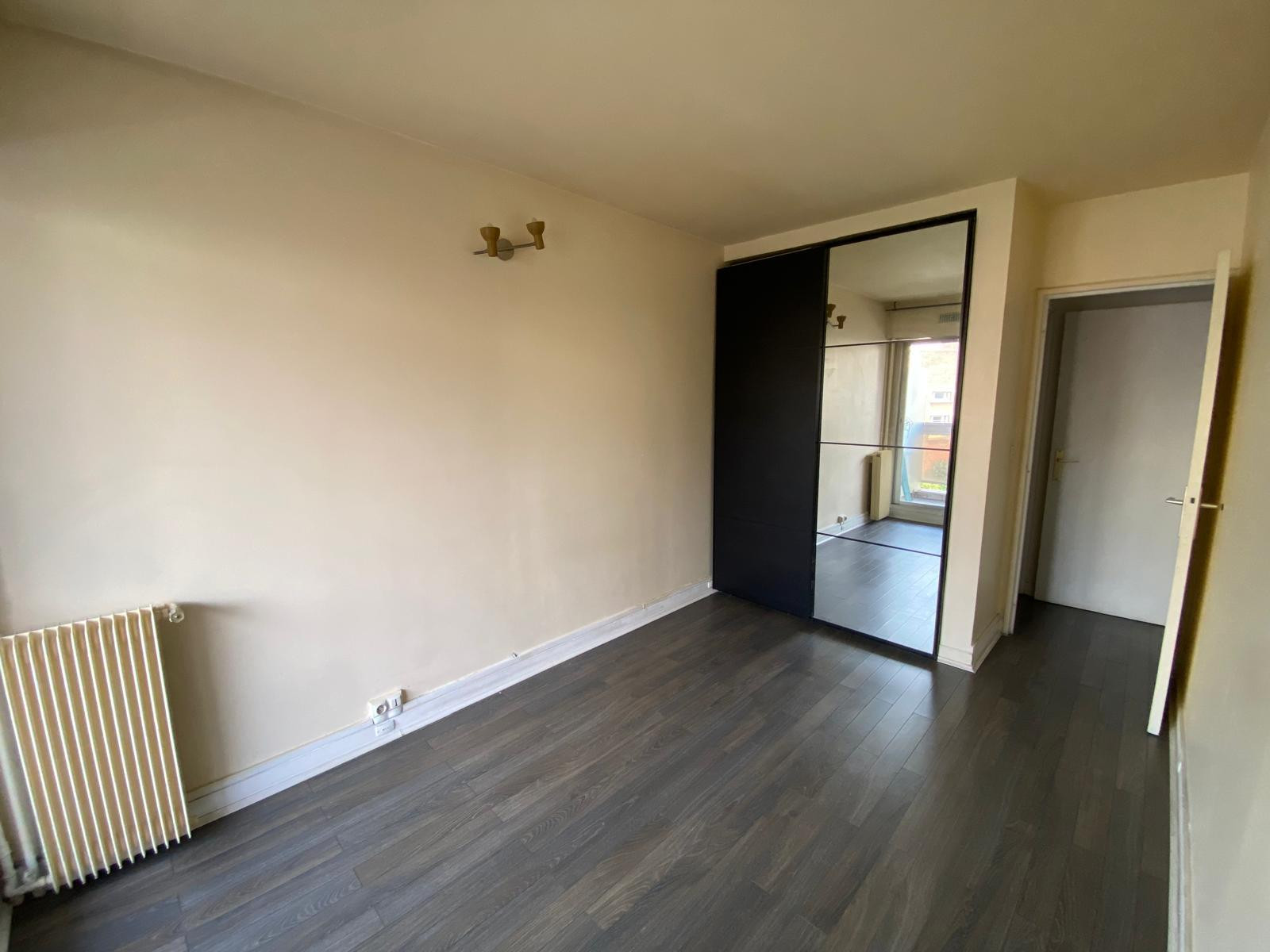 
                                                Location
                                                 Appartement calme.