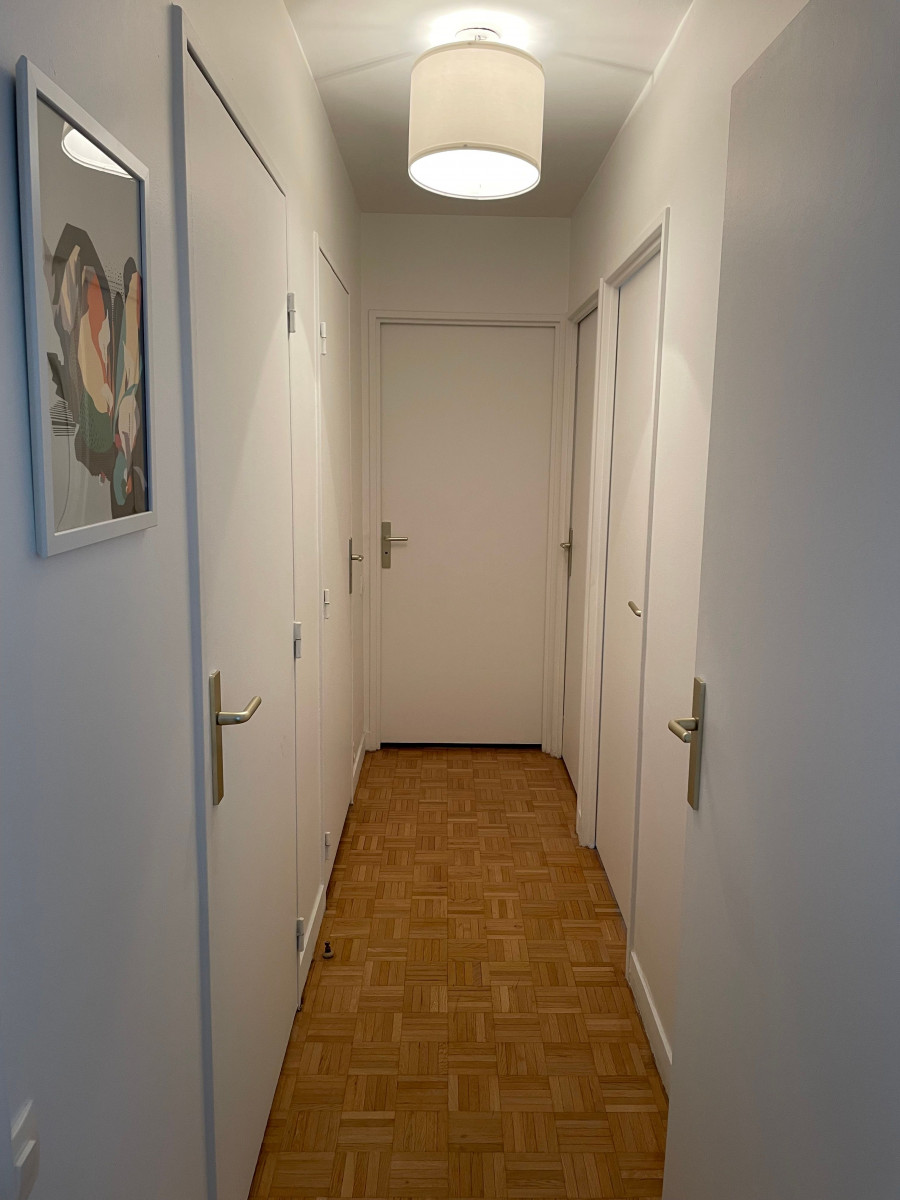 
                                                Location
                                                 Appartement calme et idéalement situé proche La Défense (loyer tout inclus)