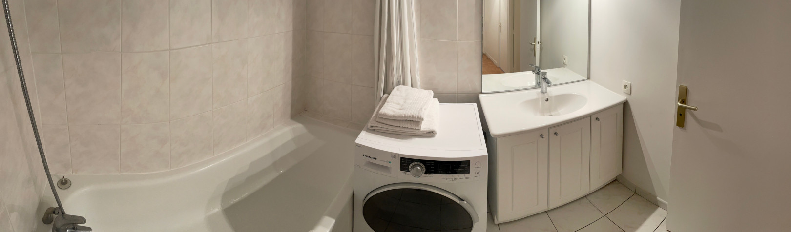 
                                                Location
                                                 Appartement calme et idéalement situé proche La Défense (loyer tout inclus)