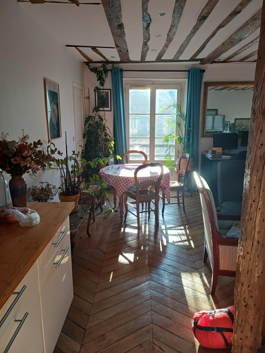 
                                                Colocation
                                                 Appartement calme et lumineux à Chatelet