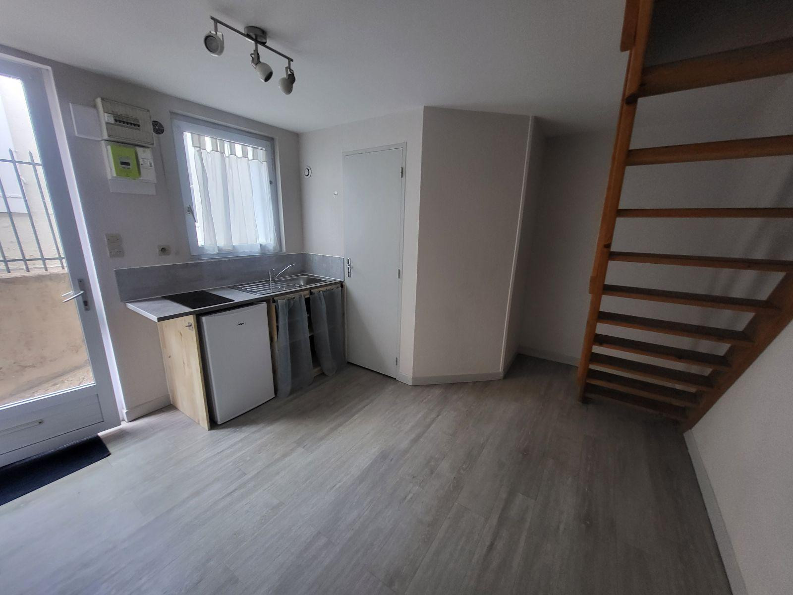 
                                                Location
                                                 Appartement calme et serein a 2 pas du centre