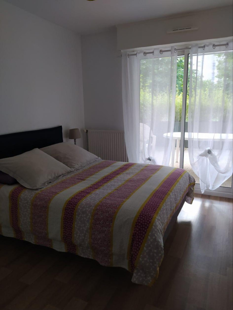 
                                                Location
                                                 Appartement calme proche Angers centre