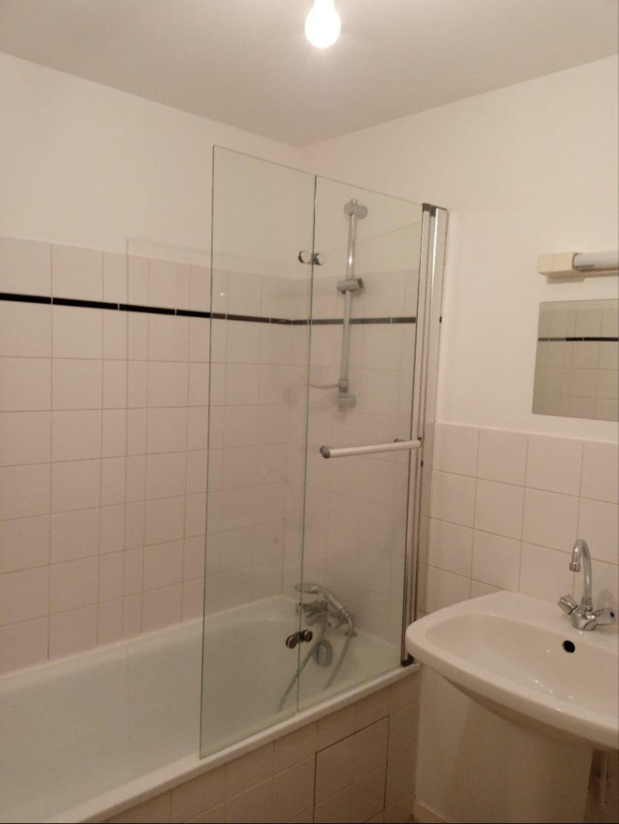 
                                                Location
                                                 Appartement calme proche Angers centre