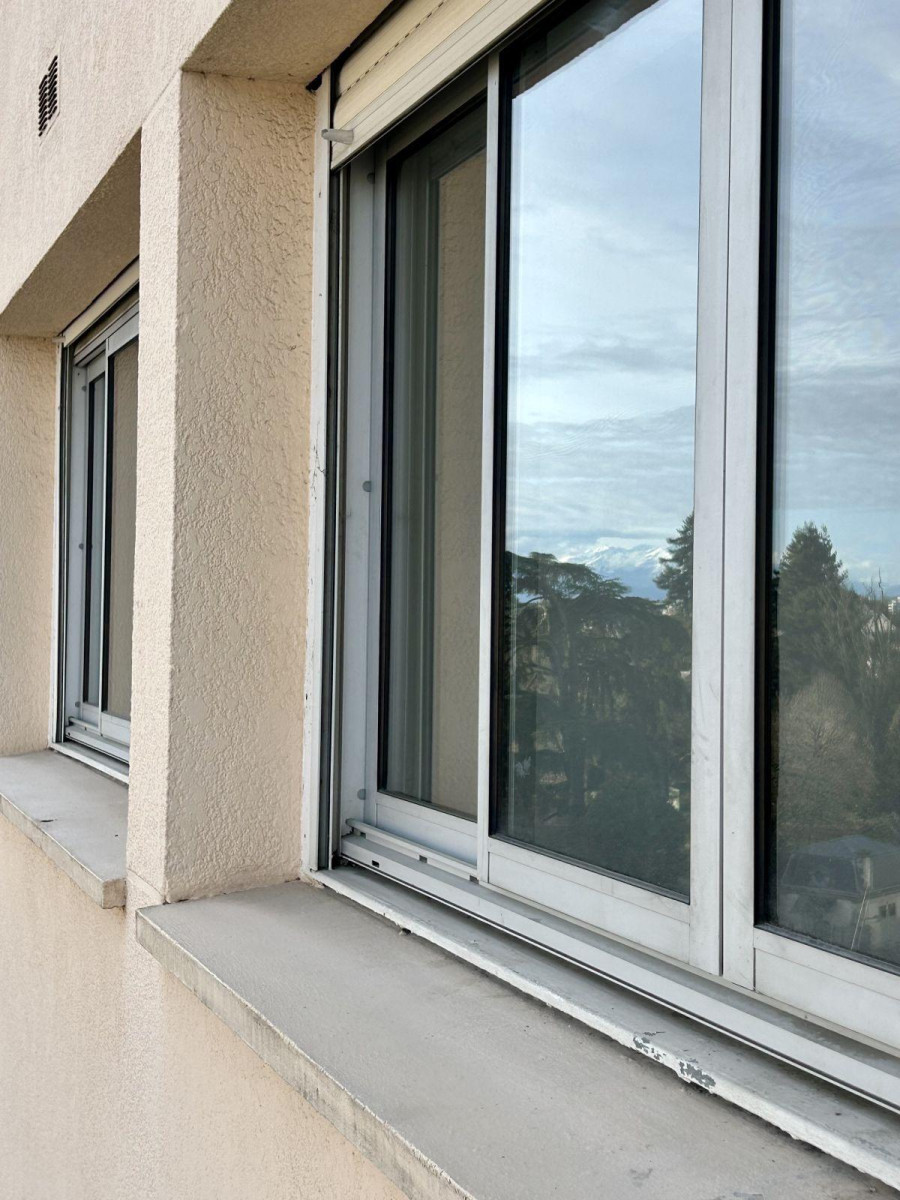 
                                                Location
                                                 Appartement Centre de Pau - T3 80m2 - Vue Pyrénées