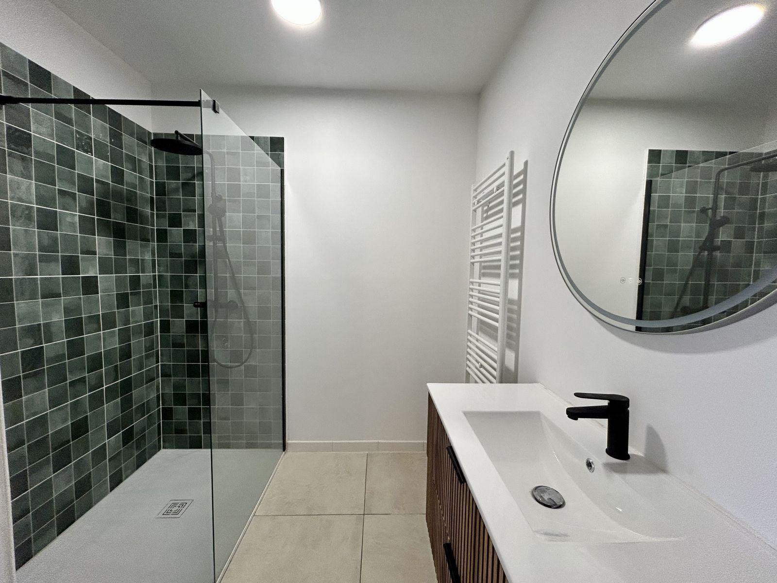 
                                                Location
                                                 Appartement Centre de Pau - T3 80m2 - Vue Pyrénées