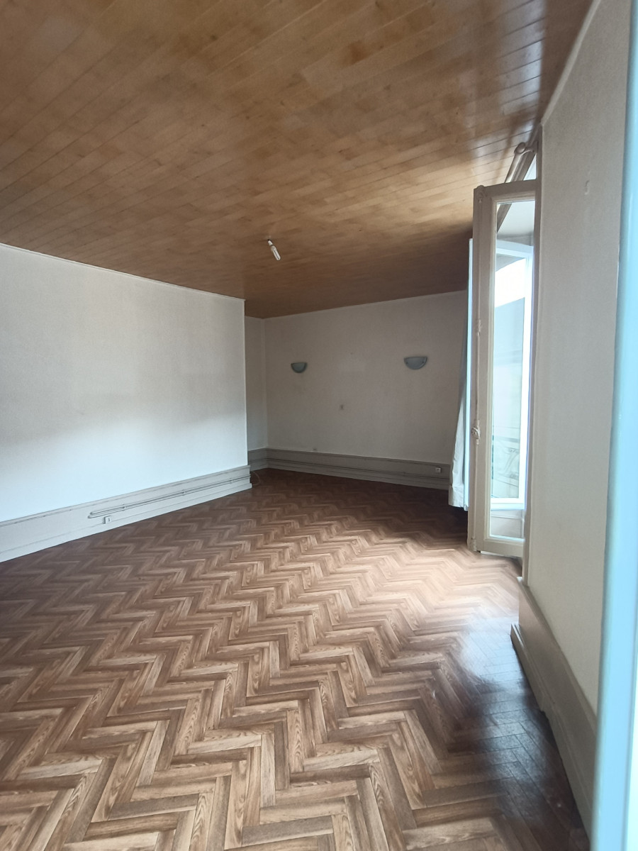 
                                                Location
                                                 Appartement Centre-Ville 2ème étage Sarlat