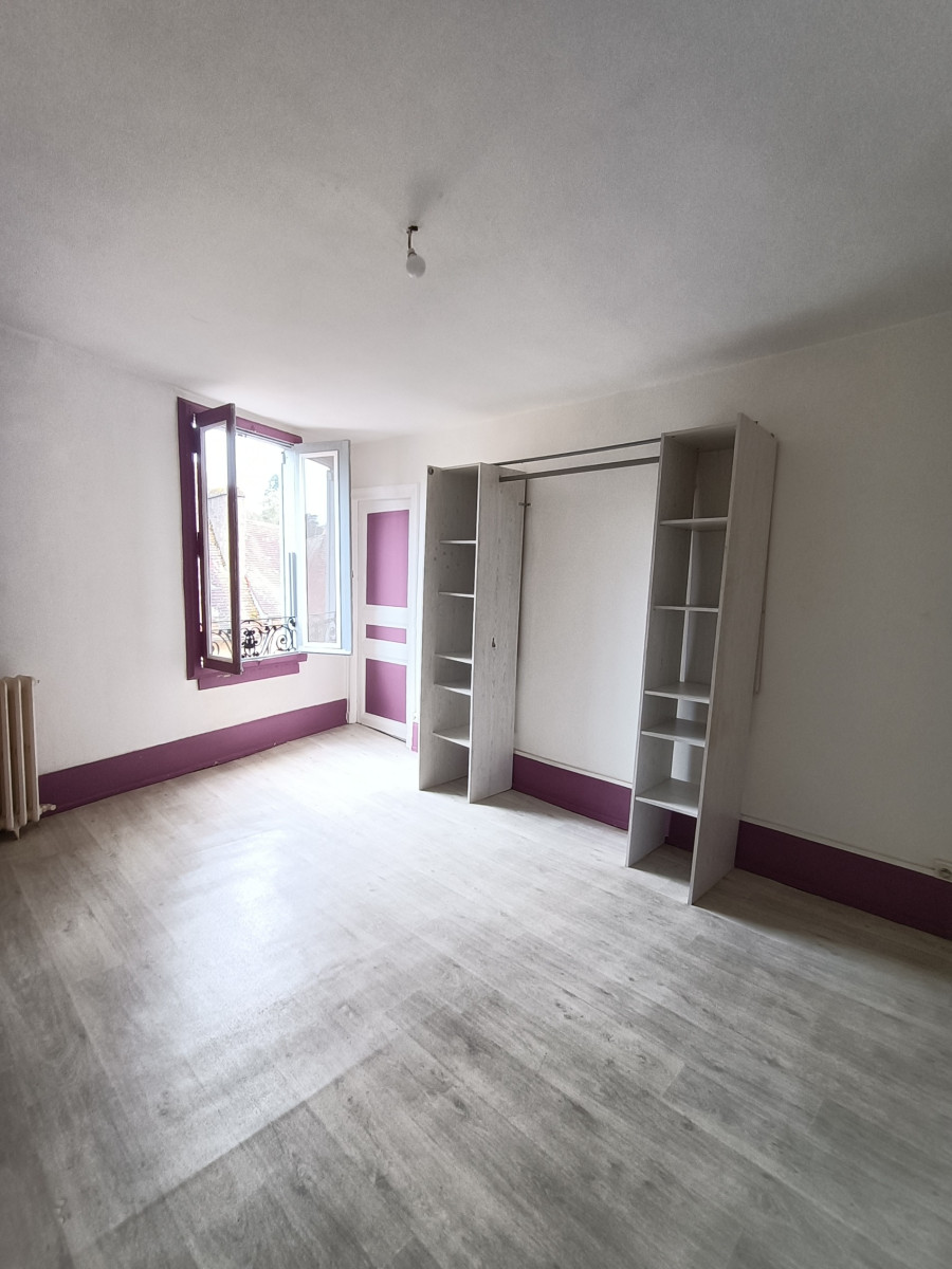 
                                                Location
                                                 Appartement Centre-Ville 2ème étage Sarlat