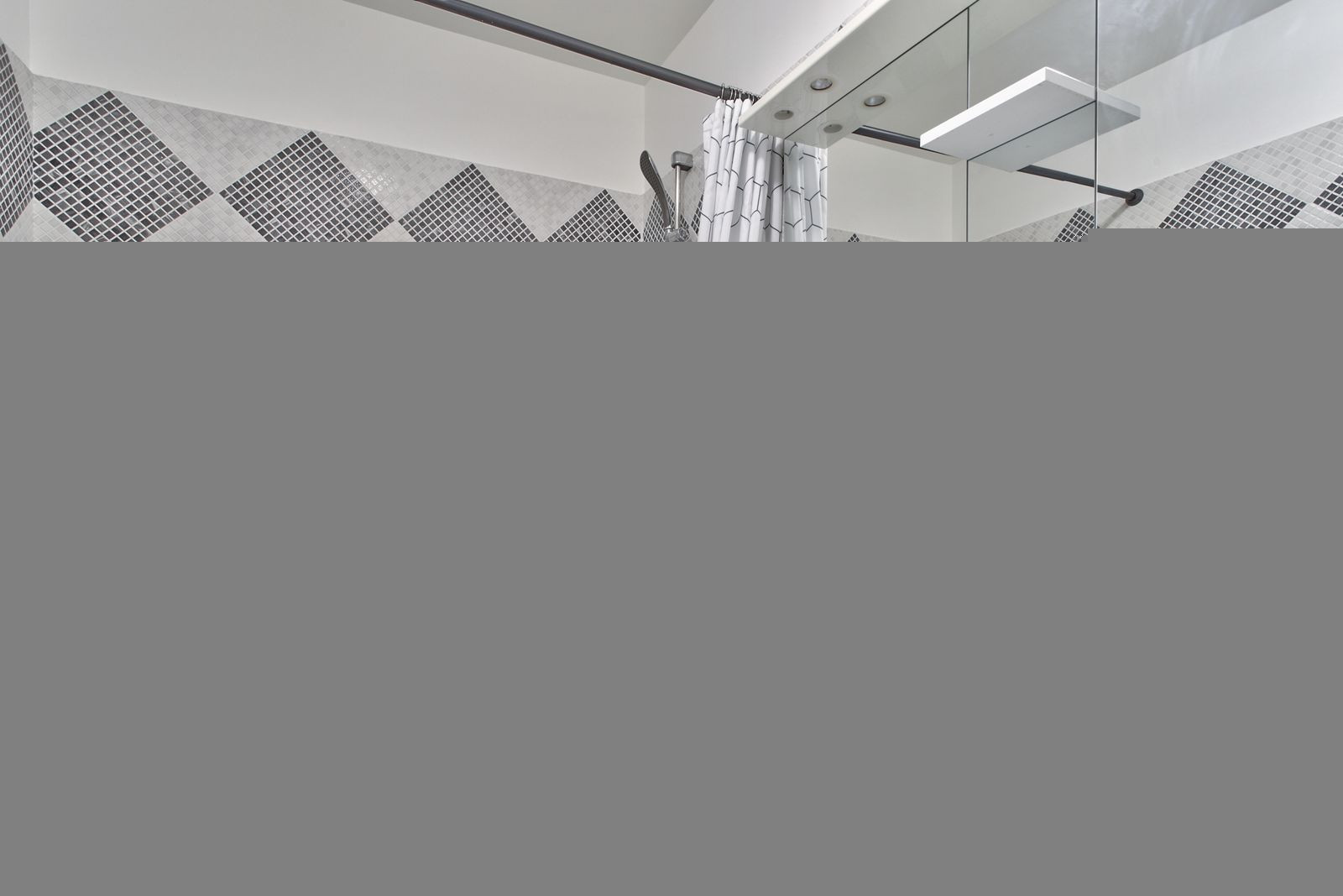 
                                                Location
                                                 Appartement - Chambre 10.1m² - Paris - 970€/mois CC