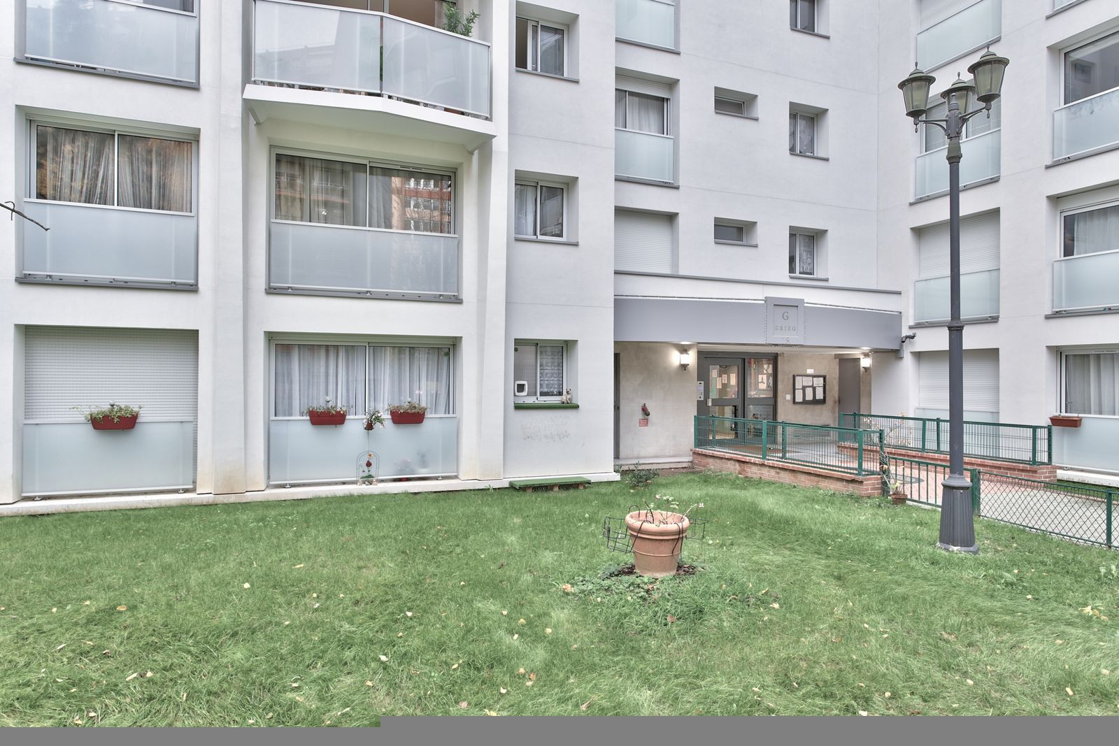 
                                                Location
                                                 Appartement - Chambre 11.95m² - Paris - 1115€/mois CC