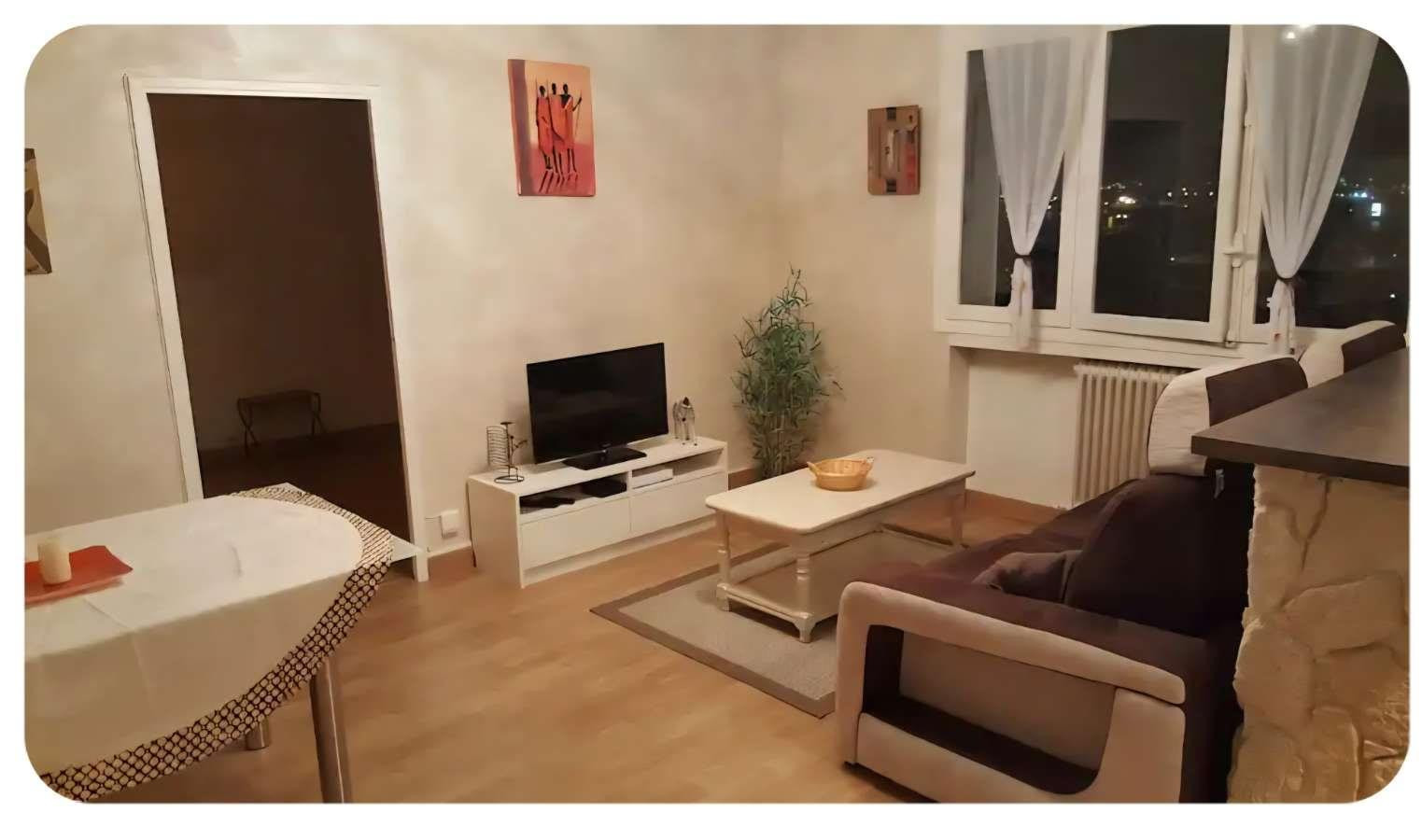 
                                                Location
                                                 Appartement charmant  5 min de Lyon