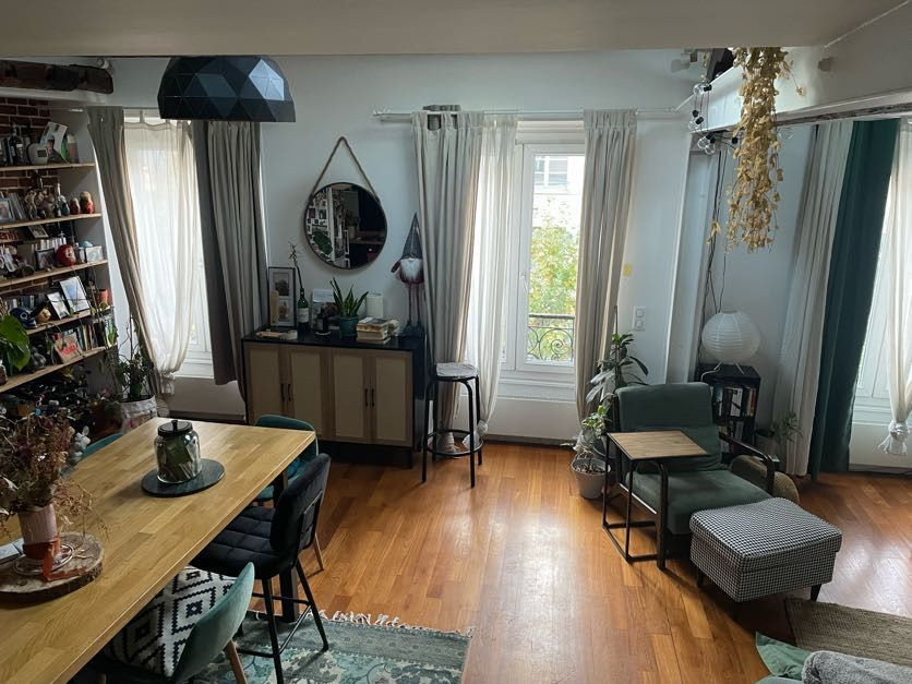 
                                                Location
                                                 Appartement charmant et cosy (loyer tout inclus)